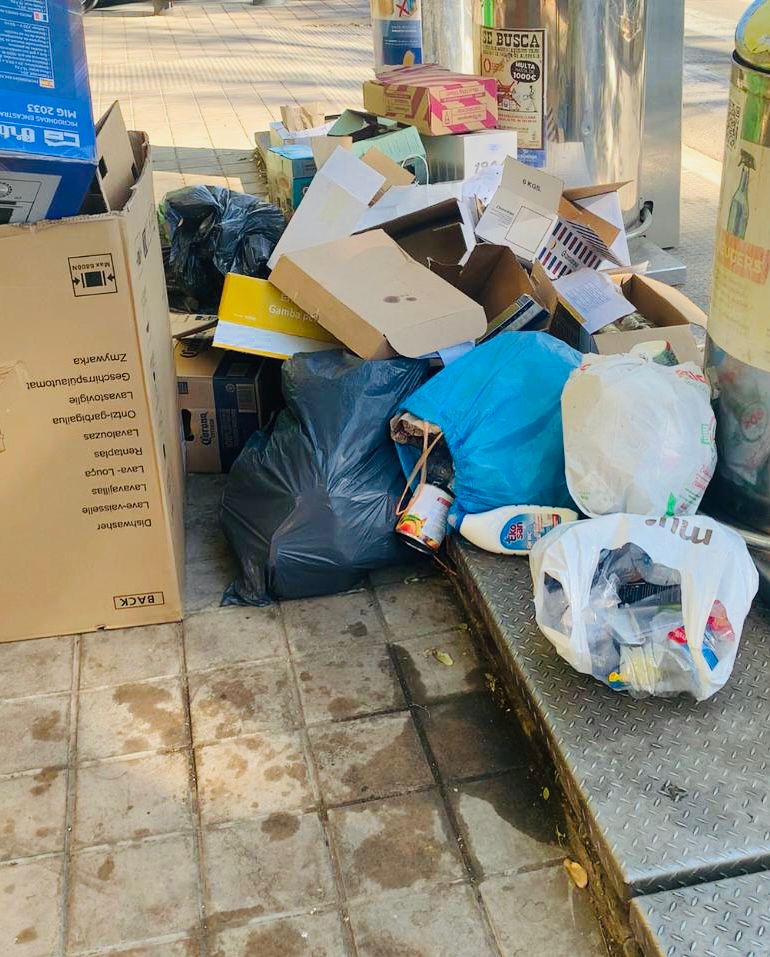 playa Port Saplaya falta de limpieza II